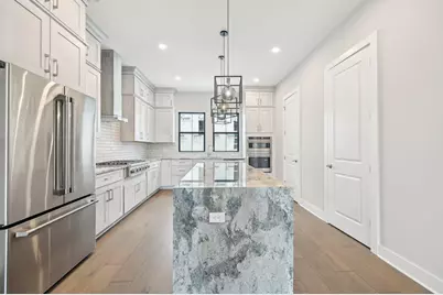 2250 Quarry Trails Drive, Columbus, OH 43228 - Photo 6