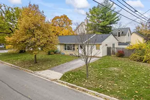 3161 Avalon Rd, Upper Arlington, OH 43221 - Photo 2