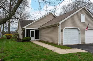 43229 Condos & Townhomes For Sale