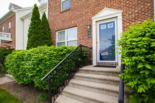 960 Hartford Village Blvd, Columbus, OH 43228 - Photo 2