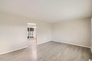 3038 Wadsworth Ct, Columbus, OH 43232 - Photo 4