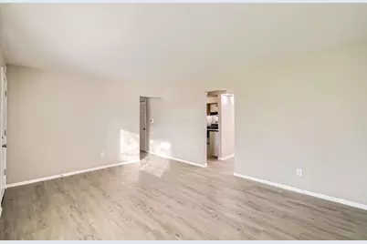 3038 Wadsworth Court, Columbus, OH 43232 - Photo 6