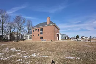 7301 Wood Edge Ln, New Albany, OH 43054 - Photo 2