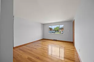 1033 Folkestone Rd, Columbus, OH 43220 - Photo 8