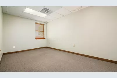 927 Wheeling Avenue, Cambridge, OH 43725 - Photo 30