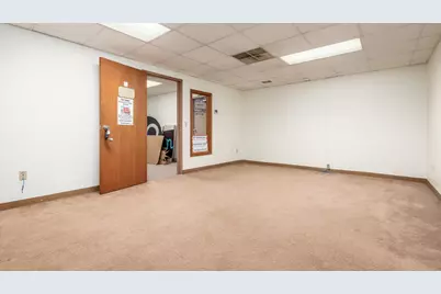 927 Wheeling Avenue, Cambridge, OH 43725 - Photo 12