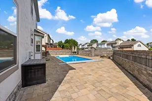 7700 Eagle Creek Dr, Pickerington, OH 43147 - Photo 2