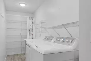 4686 Parrau Dr, Columbus, OH 43228 - Photo 22