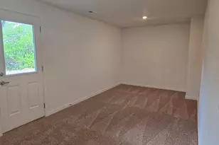 5946 Abernathy Ln, Columbus, OH 43232 - Photo 4