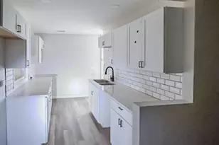 1048 S James Rd, Columbus, OH 43227 - Photo 8