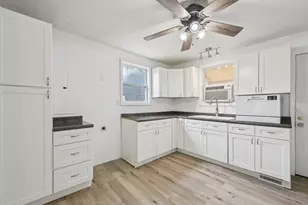 3573 S Champion Ave, Columbus, OH 43207 - Photo 12