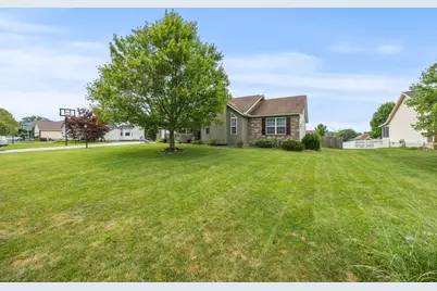 180 Jefferson Ridge Drive, Pataskala, OH 43062 - Photo 2