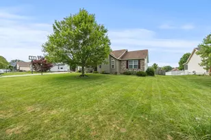 180 Jefferson Ridge Dr, Pataskala, OH 43062 - Photo 2