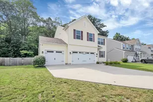 215 Mannaseh Dr W, Granville, OH 43023 - Photo 2