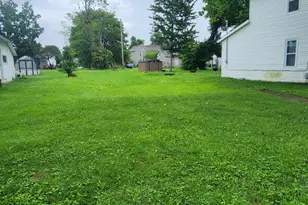 808 S North St, Washington Court House, OH 43160 - Photo 1