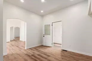 865 Old Leonard Ave, Columbus, OH 43203 - Photo 8