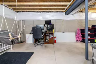 5 Burroughs Dr, Ashville, OH 43103 - Photo 34