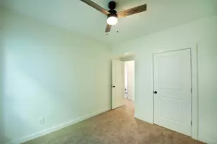 1404 Indianola Ave, Columbus, OH 43201 - Photo 4