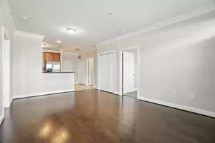 925 Ingleside Ave, Columbus, OH 43215 - Photo 2