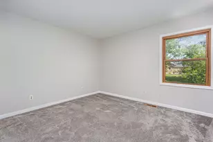 1855 E Choctaw Dr, London, OH 43140 - Photo 10
