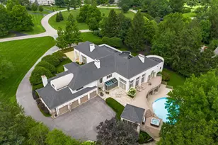 8565 Dunsinane Dr, Dublin, OH 43017 - Photo 2
