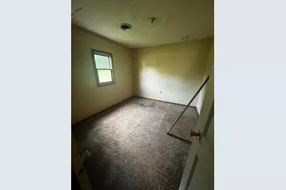 135 S Valley Street, Corning, OH 43730 - Photo 8