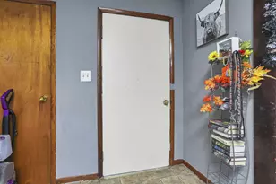 586 E Main St, Logan, OH 43138 - Photo 6