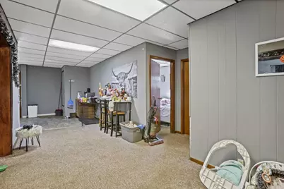 586 E Main Street, Logan, OH 43138 - Photo 8