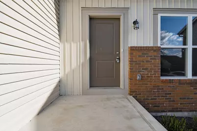 2744 Barrows Road, Columbus, OH 43232 - Photo 2