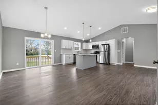 2736 Barrows Rd, Columbus, OH 43232 - Photo 12