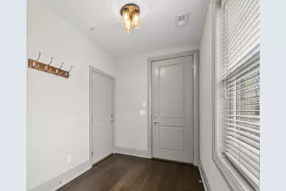 998 Ewing Alley #998, Columbus, OH 43201 - Photo 4