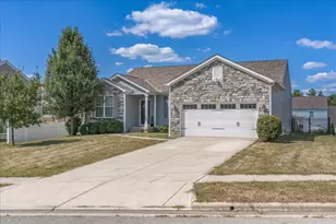 678 Green Forest Pl Pl, Lithopolis, OH 43136 - Photo 2