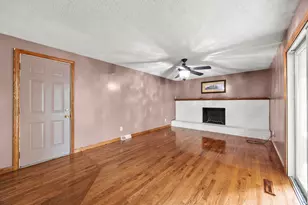 3129 Rainier Ave, Columbus, OH 43231 - Photo 4