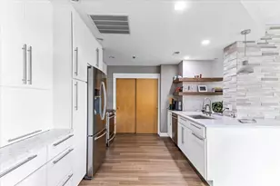 196 S Grant Ave, Columbus, OH 43215 - Photo 2