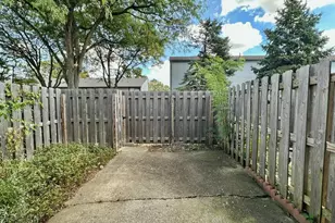 4692 Charecote Ln, Columbus, OH 43220 - Photo 18