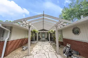 3830 Riverview Dr, Columbus, OH 43221 - Photo 2