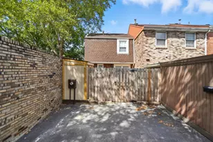 2367 Hardesty Dr N, Columbus, OH 43204 - Photo 16