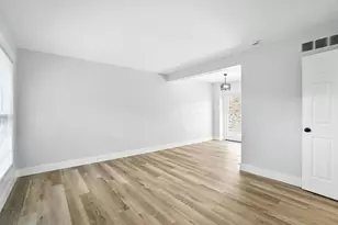 2367 Hardesty Dr N, Columbus, OH 43204 - Photo 4