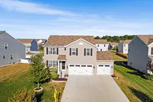 585 Weaver Ridge Dr, Marysville, OH 43040 - Photo 1