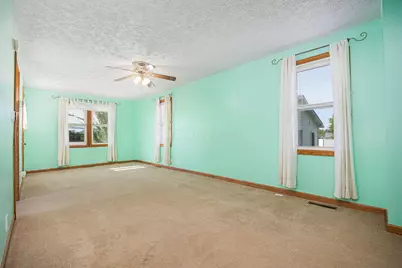 334 Lancaster Pike, Circleville, OH 43113 - Photo 4