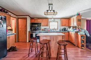 15617 Sperry Rd, Vermilion, OH 44089 - Photo 8