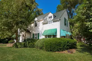 2500 Maplewood Dr, Columbus, OH 43231 - Photo 2