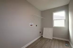 7898 Collins Dr, Reynoldsburg, OH 43068 - Photo 16