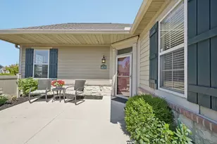 4135 Waterside Pl, Grove City, OH 43123 - Photo 8
