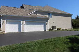 2948 Prairie Dr, Lewis Center, OH 43035 - Photo 4