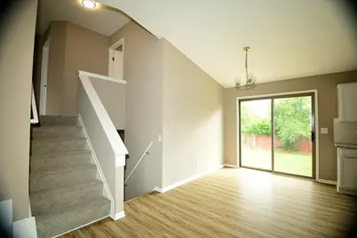 2730 Raphael Drive, Columbus, OH 43232 - Photo 2