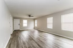 34 Waterman Ave, Commercial Point, OH 43116 - Photo 4