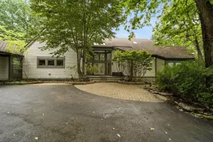 4340 Manor Ct E, Dublin, OH 43017 - Photo 2