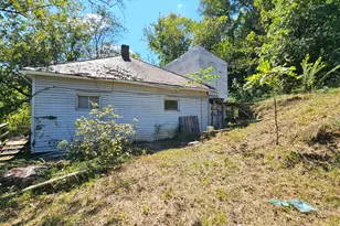 31 Locust St, Glouster, OH 45732 - Photo 6