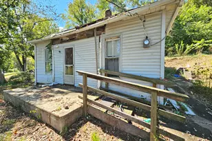 31 Locust St, Glouster, OH 45732 - Photo 2